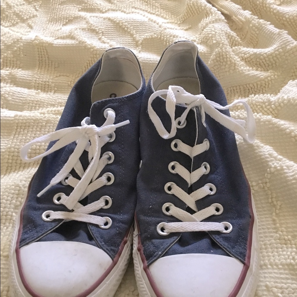 Converse size 9